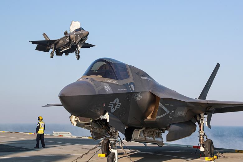 UK aircraft carrier bulks up with 15 RAF, US Marine Corps F-35Bs | News ...
